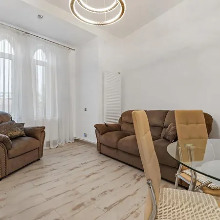 Elegant Near Parliament & Old Town Appartement Boekarest