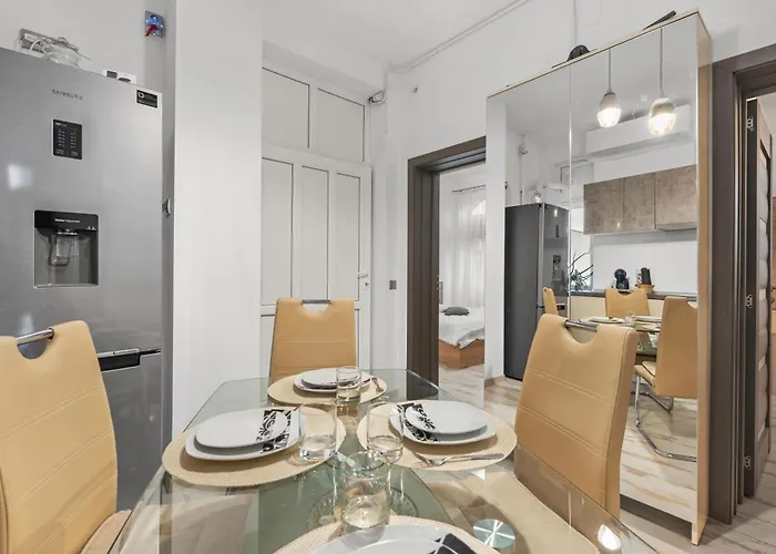 Urban Elegance Unirii & Parliament 公寓 *